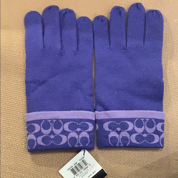 Coach Accessories - Coach gloves
